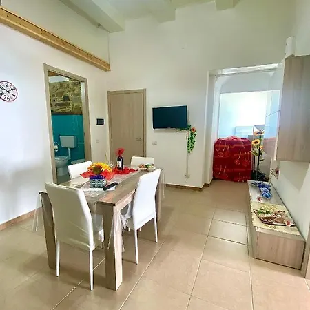 公寓 La Casa Di Mati 卡斯特拉巴特